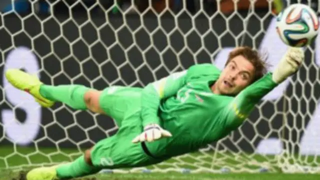 متبادل گول کیپر ٹم کرول ہالینڈ کے ہیرو ثابت ہوئے