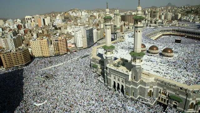 مسجد الحرام میں رمضان کے دوران نمازیوں کی تعداد میں بہت اضافہ ہوجاتا ہے