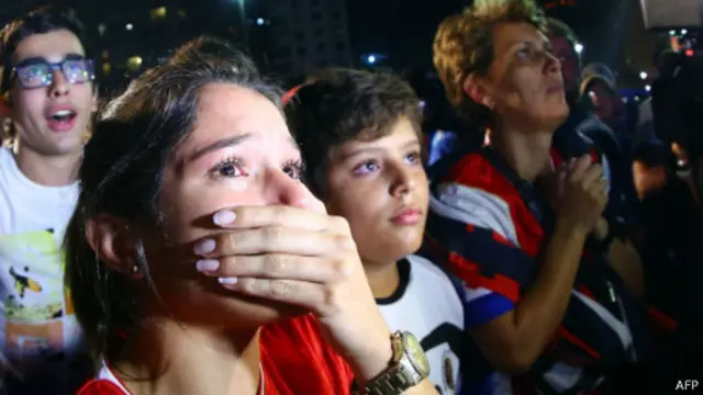 Kekalahan Kosta Rika dari Belanda sempat ditangisi para penggemarnya.