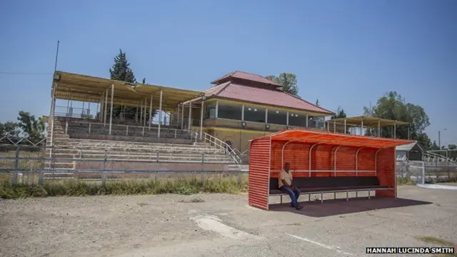 کلب میں شہر کے تمام برادریوں، عرب، کرد اور ترکمن سے تعلق رکھنے والے کھلاڑی شامل ہیں اور کھیل کے میدان میں وہ ایک ٹیم کا حصہ ہوتے ہیں