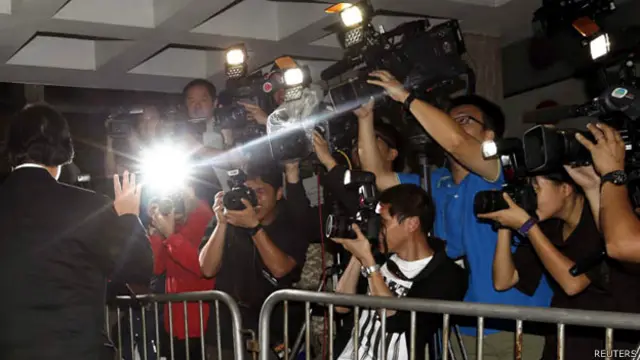 香港摄影记者采访新鸿基集团贿赂案审讯(8/5/2014)
