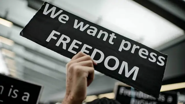 "Basına özgürlük istiyoruz" sloganı