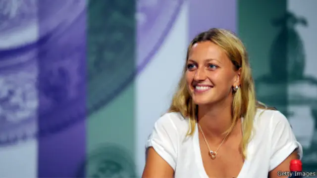 کویتووا در ۲۱ سالگی اولین جام ویمبلدون خود را به دست آورد