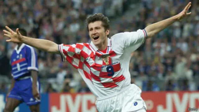 Davor Suker, bintang Kroasia, sempat membawa Kroasia unggul terlebih dulu atas Prancis.