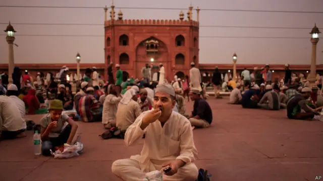 دہلی کی جامع مسجد کی تاریخی اہمیت ہے
