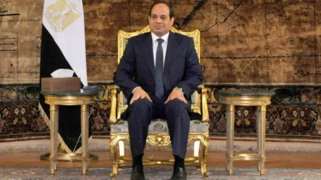 عبر السيسي عند صدور الحكم عن اعتزازه بالقضاء وقال إنه لن يتدخل في أحكامه.