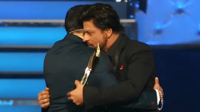 اس کے بعد ایک ایوارڈ تقریب میں بھی دونوں بغل گیر ہوئے تھے