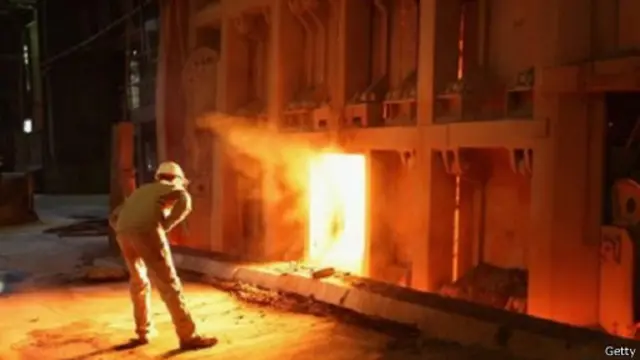 يتأثر الإنتاج الصناعي الألماني بشكل مباشر بالانخفاض الذي يعاني منه قطاع التصنيع