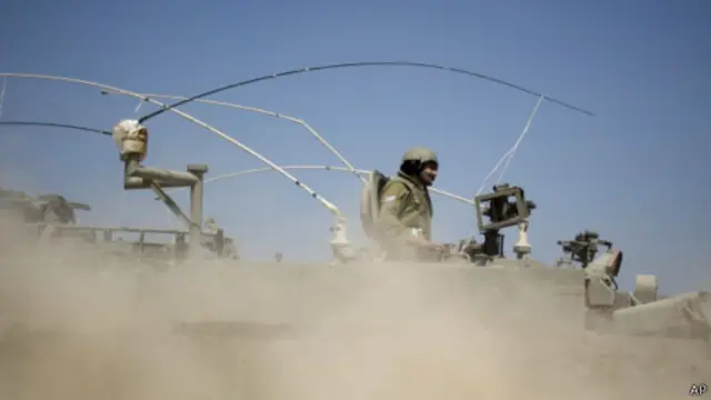 Tentara Israel di dekat perbatasan Jalur Gaza