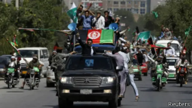 Сторонники Абдуллы Абдуллы