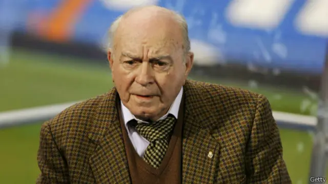 كان ستيفانو قد أحرز لريال مدريد خمسة ألقاب متتالية لكأس أوروبا وسجل أهدافا في مباريات النهائي