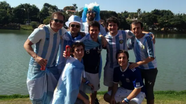 Amigos argentinos que compuseram 'Brasil, decime qué si siente' (Arquivo Pessoal)