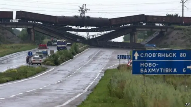 أهالي دوناتسك يترقبون بدء الهجوم. 