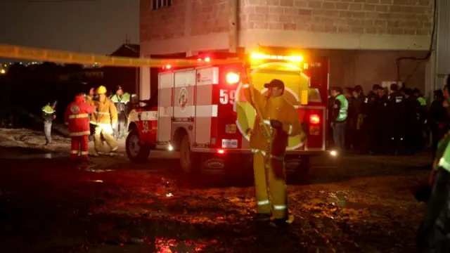 Elementos de Protección Civil de México custodian el sitio donde se localizó material radiactivo robado. Foto: AFP/Getty
