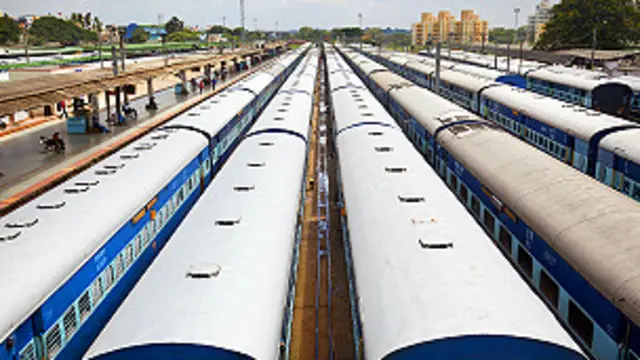 घटना के समय बच्चे बस से स्कूल जा रहे थे