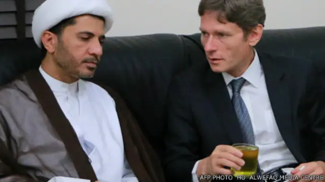 تام مالینووسکی دستیار وزیر امور خارجه آمریکا با شیخ علی سلمان رهبر جمعیت وفاق دیدار کرد