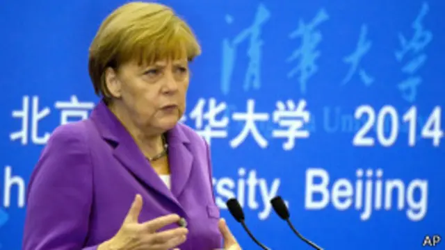 默克爾在演說中提及言論自由和二戰歷史等話題。