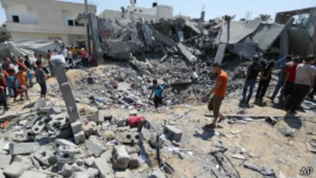 Edificios destruidos tras el ataque