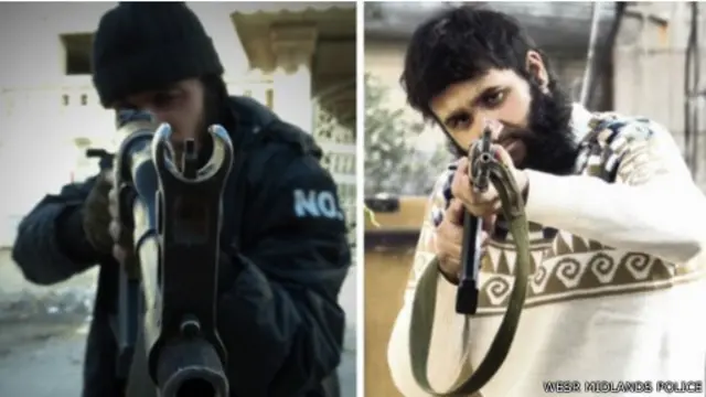 سافر الرجلان إلى سوريا للمشاركة في الحرب الدائرة هناك بعد الاتصال بمتشددين إسلاميين