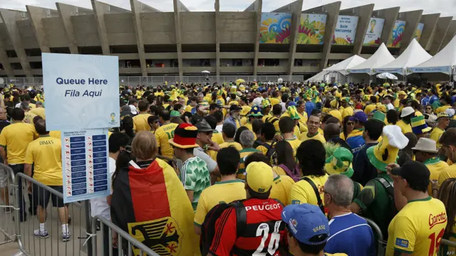 La cola en el Mineirao hace unos minutos, más de dos horas antes del comienzo del partido.