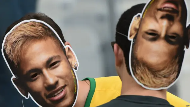 Neymar en todos lados...menos dentro del campo.