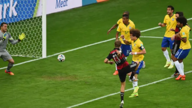 德國成為了世界杯歷史上第一支在前30分鐘打進5球的球隊。