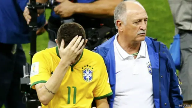 Tuyển Brazil 'bất ngờ sụp đổ' ở hai trận cầu cuối cùng và quan trọng nhất ở World Cup.