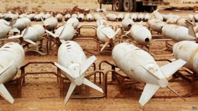 يعتقد بأن نحو 2500 صاروخ مليئة بغازات الأعصاب من بينها السارين وغاز الخردل، مخزنة في مصنع المثنى