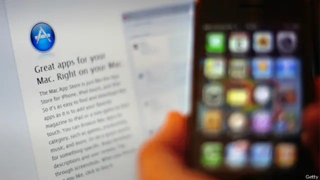 یہ پہلا موقع ہے کہ ایپل کے ایپ سٹور پر اتنے بڑے پیمانے پر کسی مضر ایپ کی موجودگی کا پتہ چلا ہے