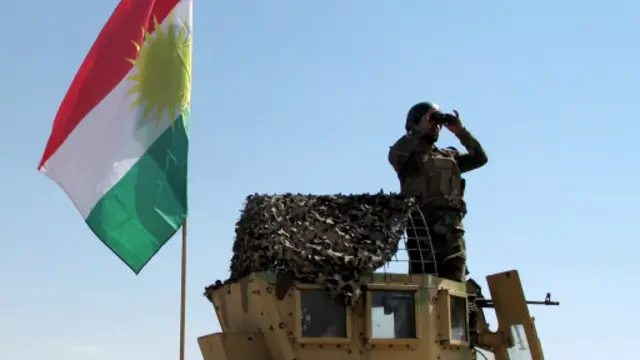 قوات البيشمركة الكردية استغلت ظروف تقدم المتمردين في الشمال وسيطرت على مدينة كركوك النفطية.
