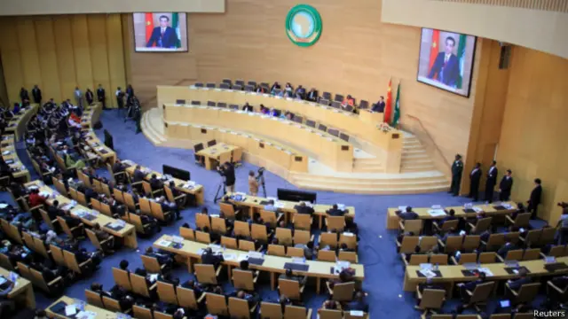 中国总理李克强五月在埃塞俄比亚首都的非洲联盟总部发表讲话（05/05/2014）