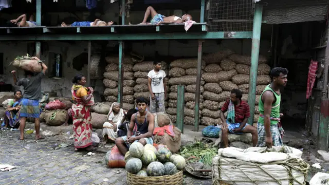 भारत, कोलकाता, थोक बाज़ार, मज़दूर