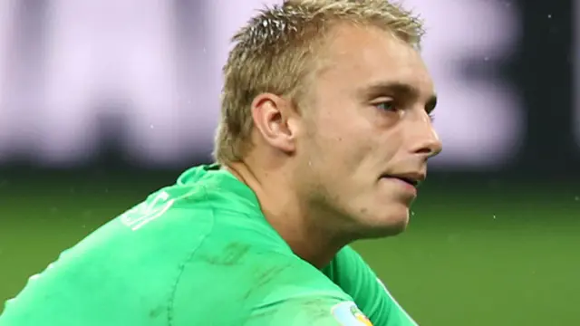 範加爾在賽後解釋為何要讓弗拉爾罰第一粒點球