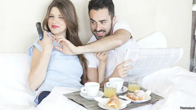 Гостиничный номер: завтрак в постели