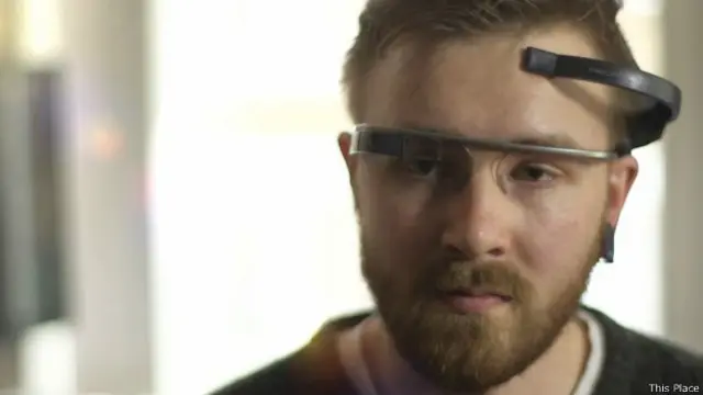 O aplicativo deve ser combinado a um aparelho de EEG para poder controlar o Google Glass