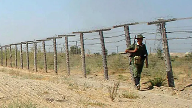 Onlayn porno tomosha qilish: rus ayoli pul soradi