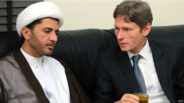 التقى مالينوفسكي بعلي سلمان في قرية زنج