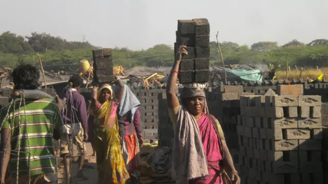 ईंट भट्टा मज़दूर