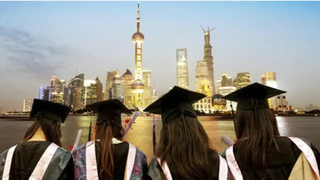 上海的教育體系模仿了英格蘭的評估檢查系統。