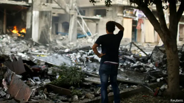 دمرت عشرات المنازل في القصف الاسرائيلي على مناطق متفرقة في غزة