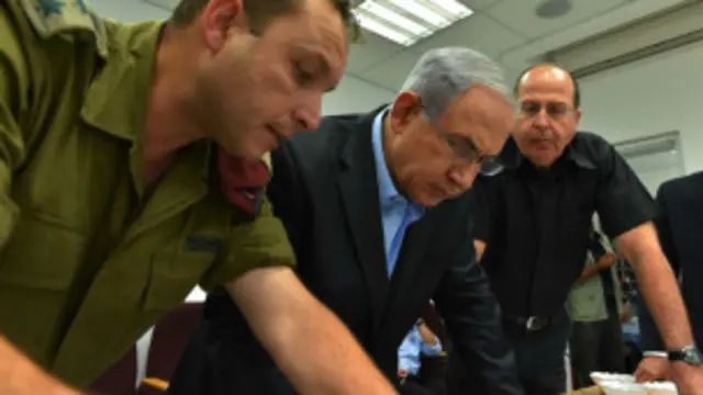 رئيس الوزراء الاسرائيلي بنيامين نتنياهو يتابع العمليات في غزة