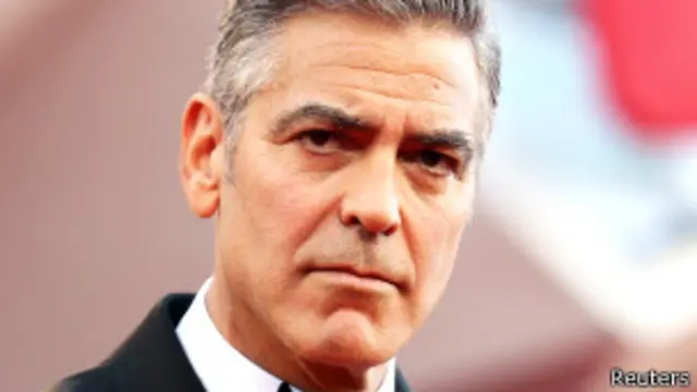آقای جورج کلونی (George Clooney)، هنرپیشۀ تجارتی هالیوود در حال «ثغر» کردن!