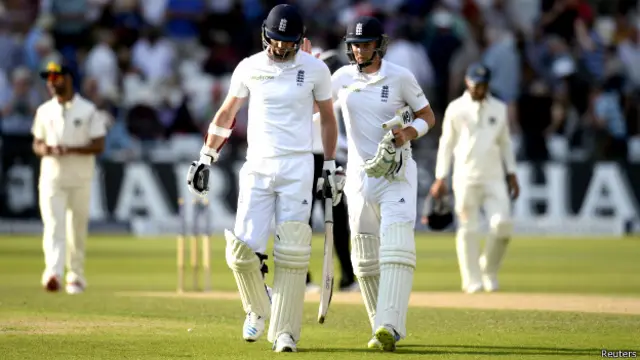 जेम्स एंडरसन और जो रूट