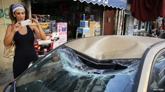 Carro dañado por ataque palestino