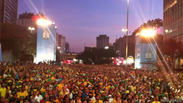 Fan Fest Anhangabaú (BBC Brasil)