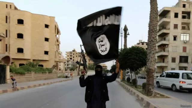 Isis đã nhanh chóng kiểm soát một vùng rộng lớn từ Iraq sang Syria