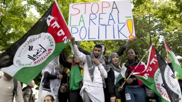 پاریس کې د اسرائیلي بریدونو په غندنه لاریون