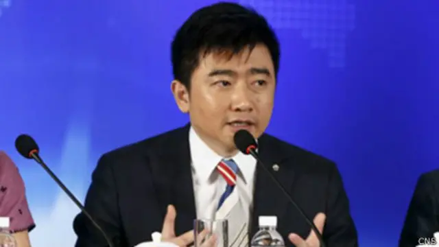 芮成鋼作為知名的電視節目主持人，其影響力巨大，目前在新浪微博擁有1035萬粉絲。（資料圖）