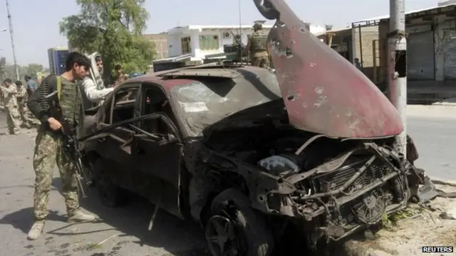 حطام سيارة مفجرة