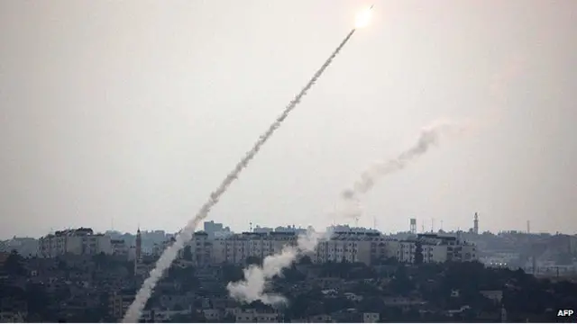 巴勒斯坦武装组织继续向以色列城市发动火箭弹攻击